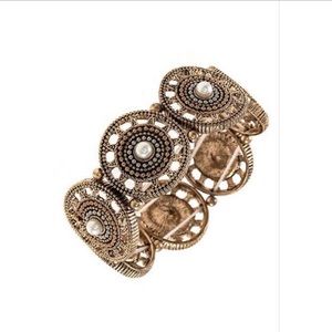 💥2 LEFT💥 Cream Round Gem Beaded Bracelet